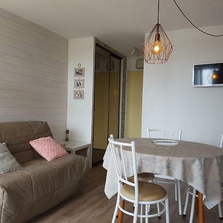 Cote De Granit Rose Apartment เปโรส กีเรค ภายนอก รูปภาพ