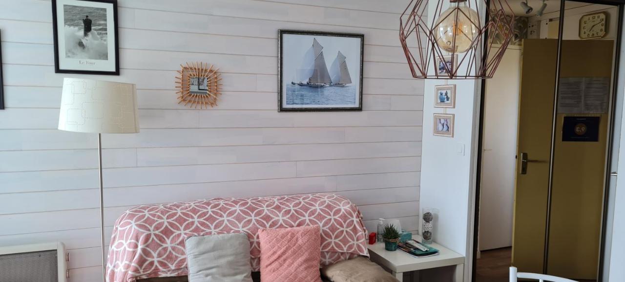 Cote De Granit Rose Apartment เปโรส กีเรค ภายนอก รูปภาพ
