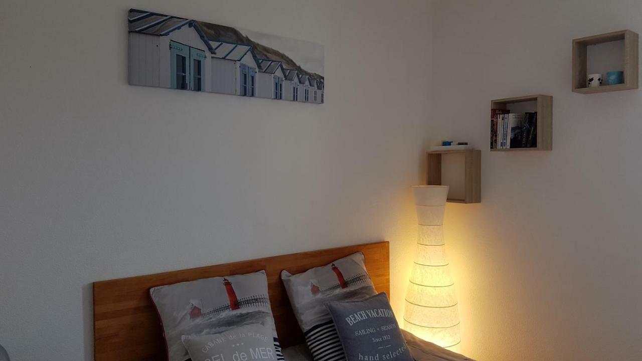 Cote De Granit Rose Apartment เปโรส กีเรค ภายนอก รูปภาพ