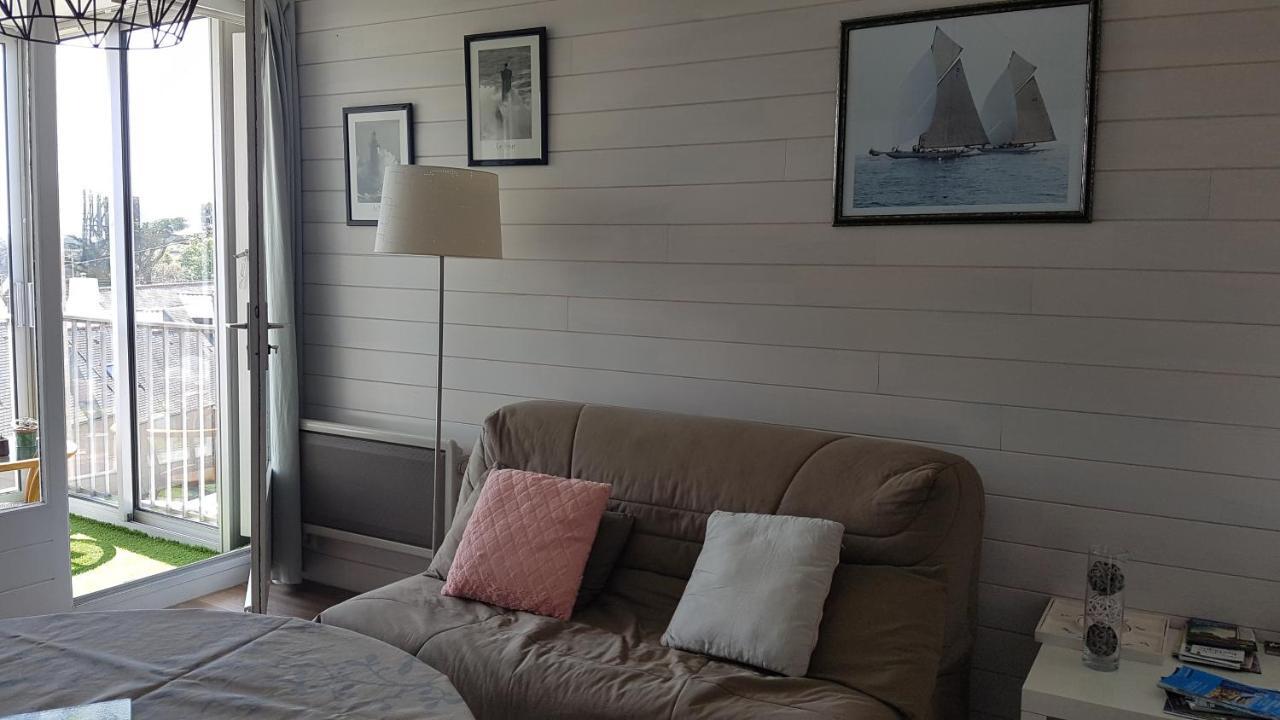 Cote De Granit Rose Apartment เปโรส กีเรค ภายนอก รูปภาพ